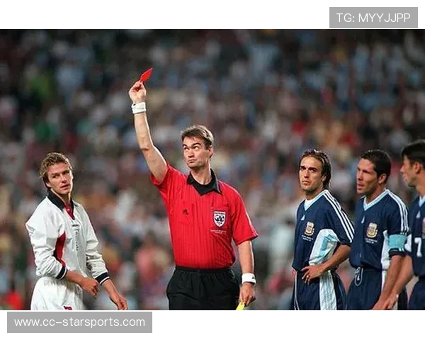 小贝林沦为替补，球迷嘲讽他不如兄弟，球星小贝是谁