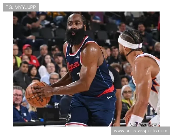 快船哈登高位分球，外线空位不断